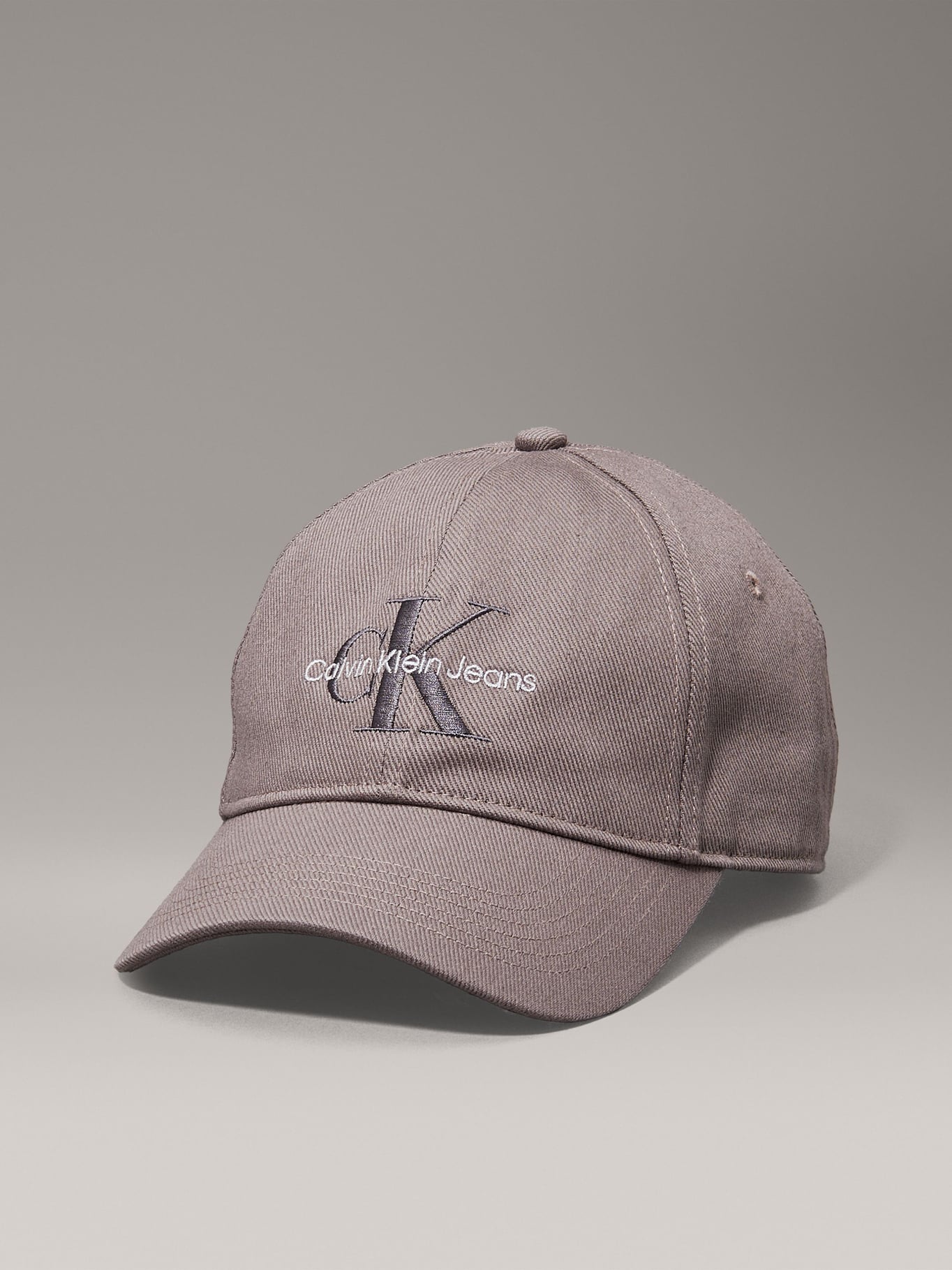 JOCKEY CON LOGO MONOGRAMA BORDADO - 1
