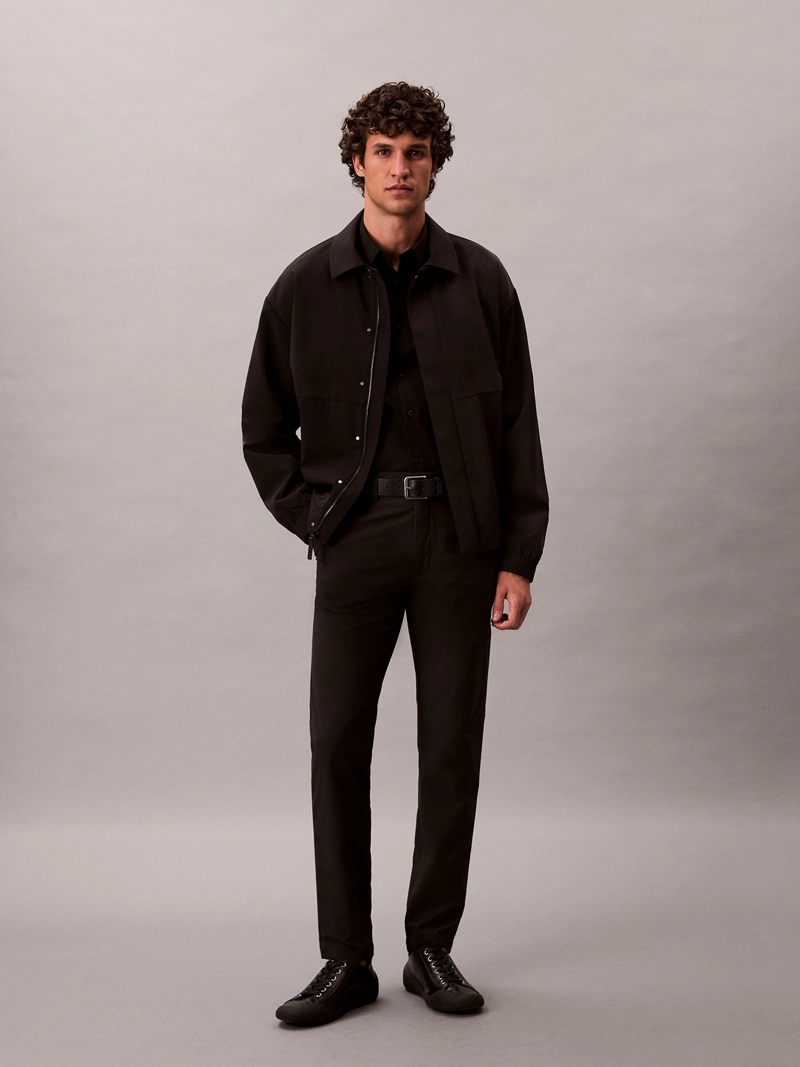 PANTALON DE CORTE SLIM EN TEJIDO TECNICO ELASTICO - 1
