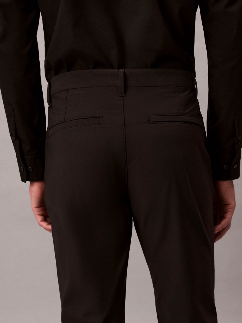 PANTALON DE CORTE SLIM EN TEJIDO TECNICO ELASTICO - 3