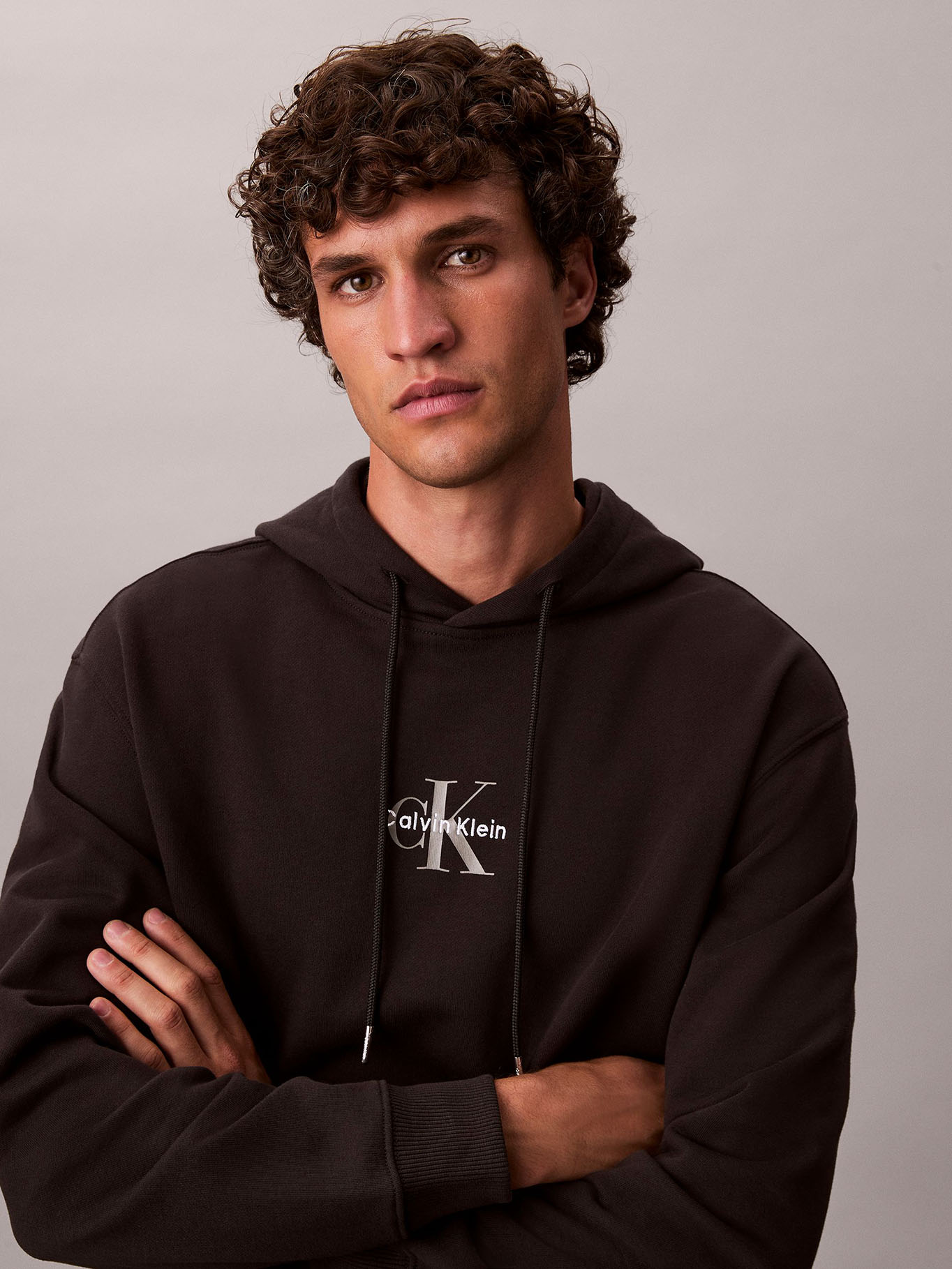 POLERON CON GORRO Y LOGO - 6