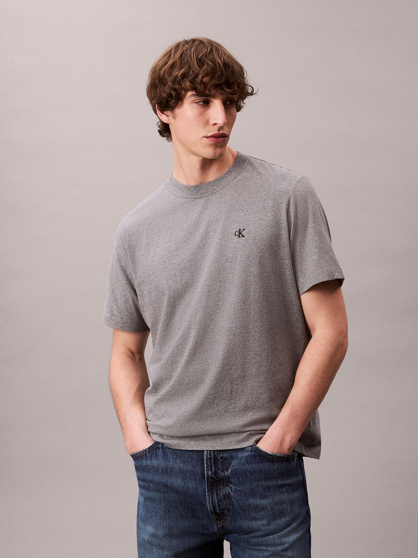 POLERA REGULAR CON MONOGRAMA BORDADO - 1