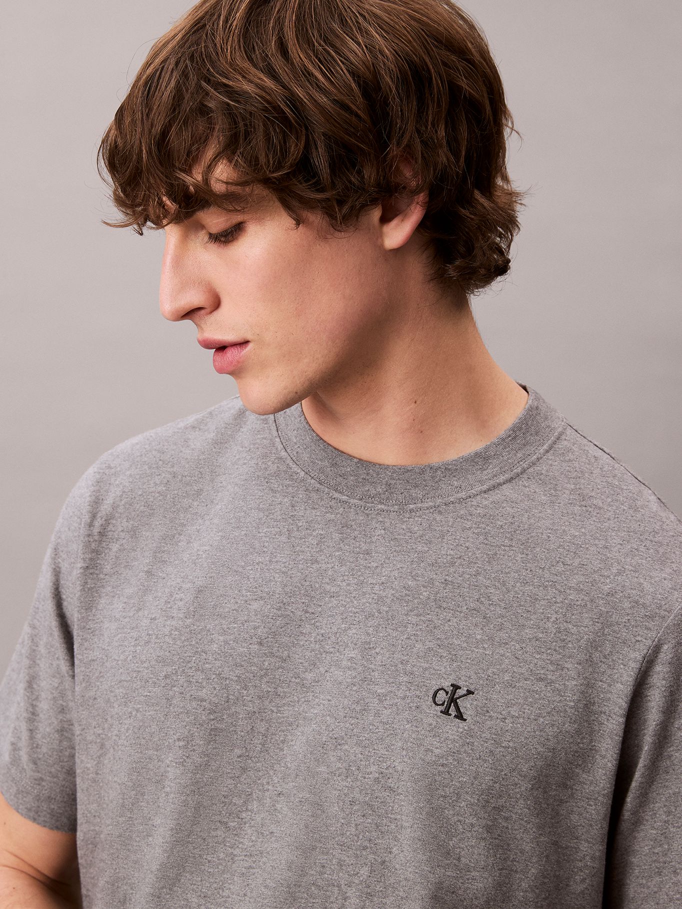 POLERA REGULAR CON MONOGRAMA BORDADO - 6