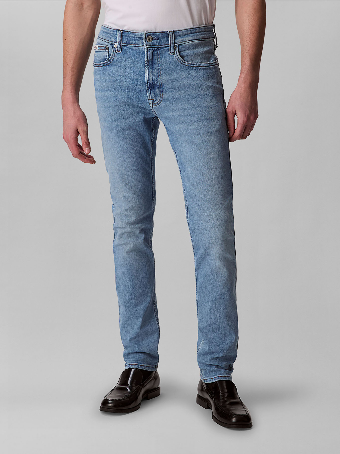JEANS SKINNY ARROW CON EFECTO DESGASTADO - 1