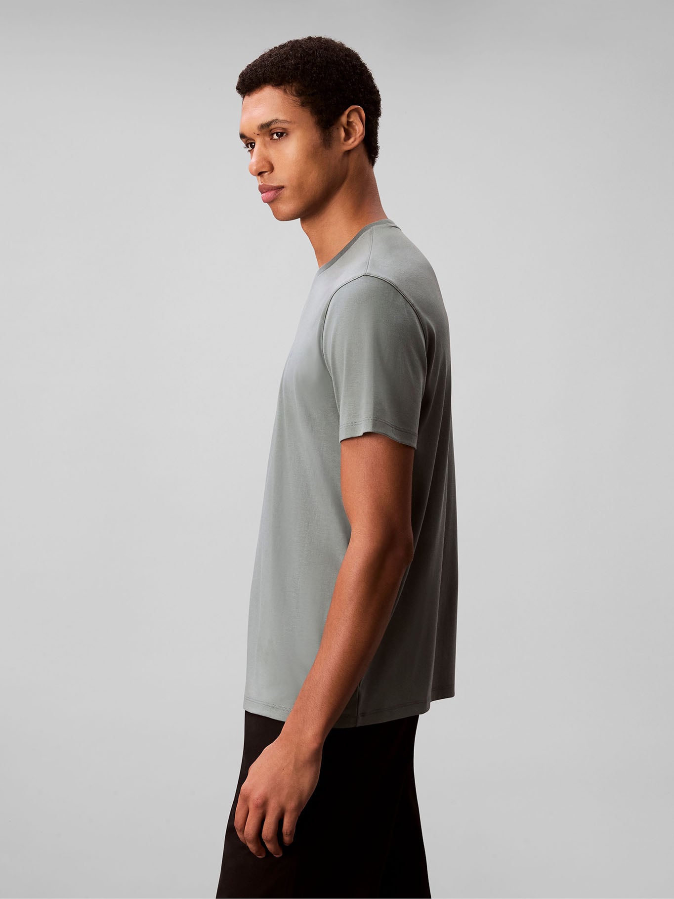 POLERA DE ALGODON SUPIMA CON LOGO BORDADO - 5