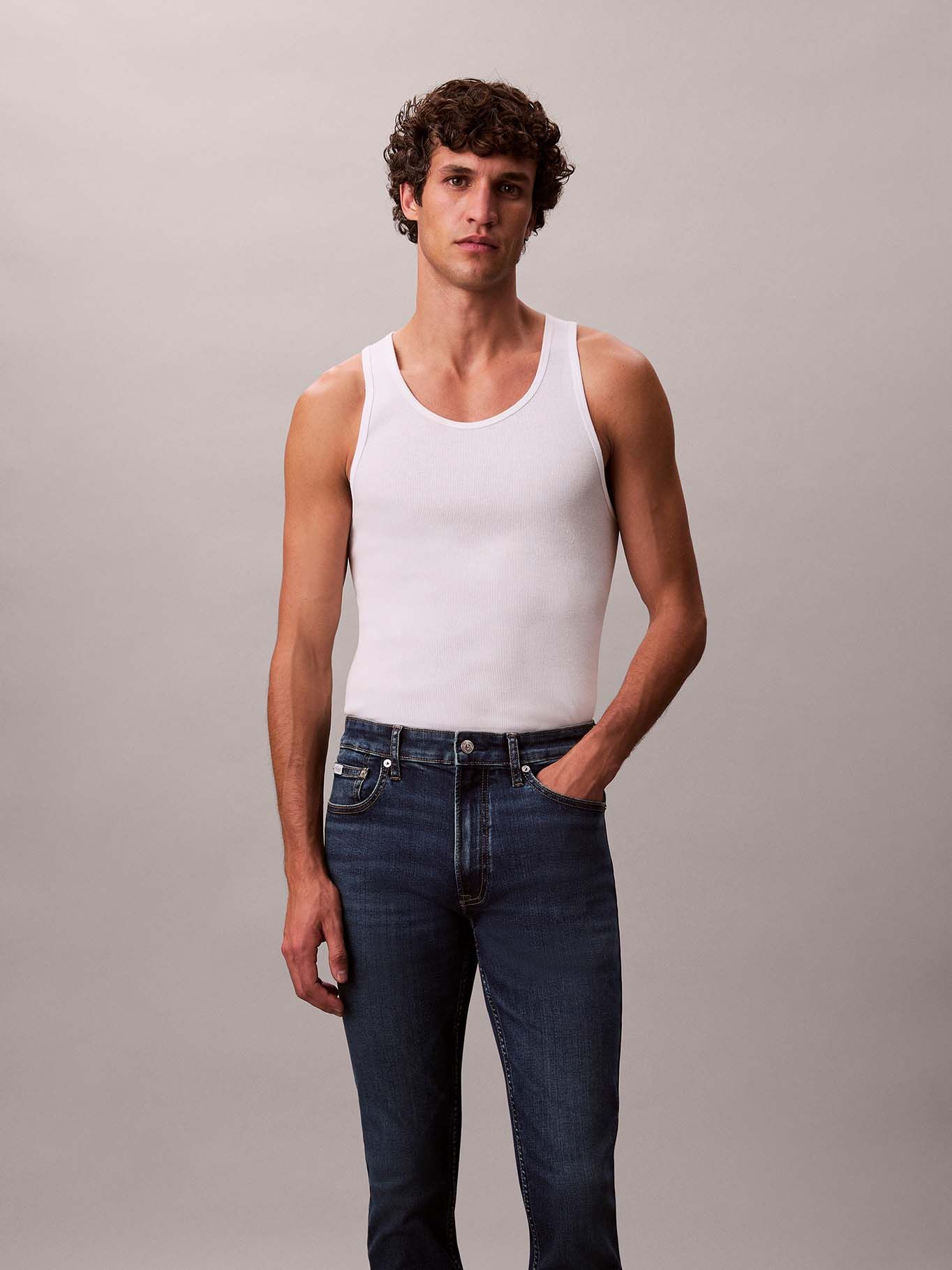 JEANS SKINNY CON ACABADO SATINADO - 3