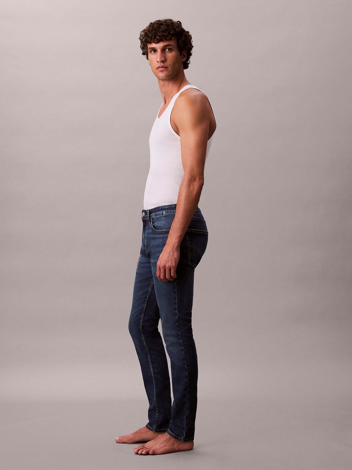 JEANS SKINNY CON ACABADO SATINADO - 4