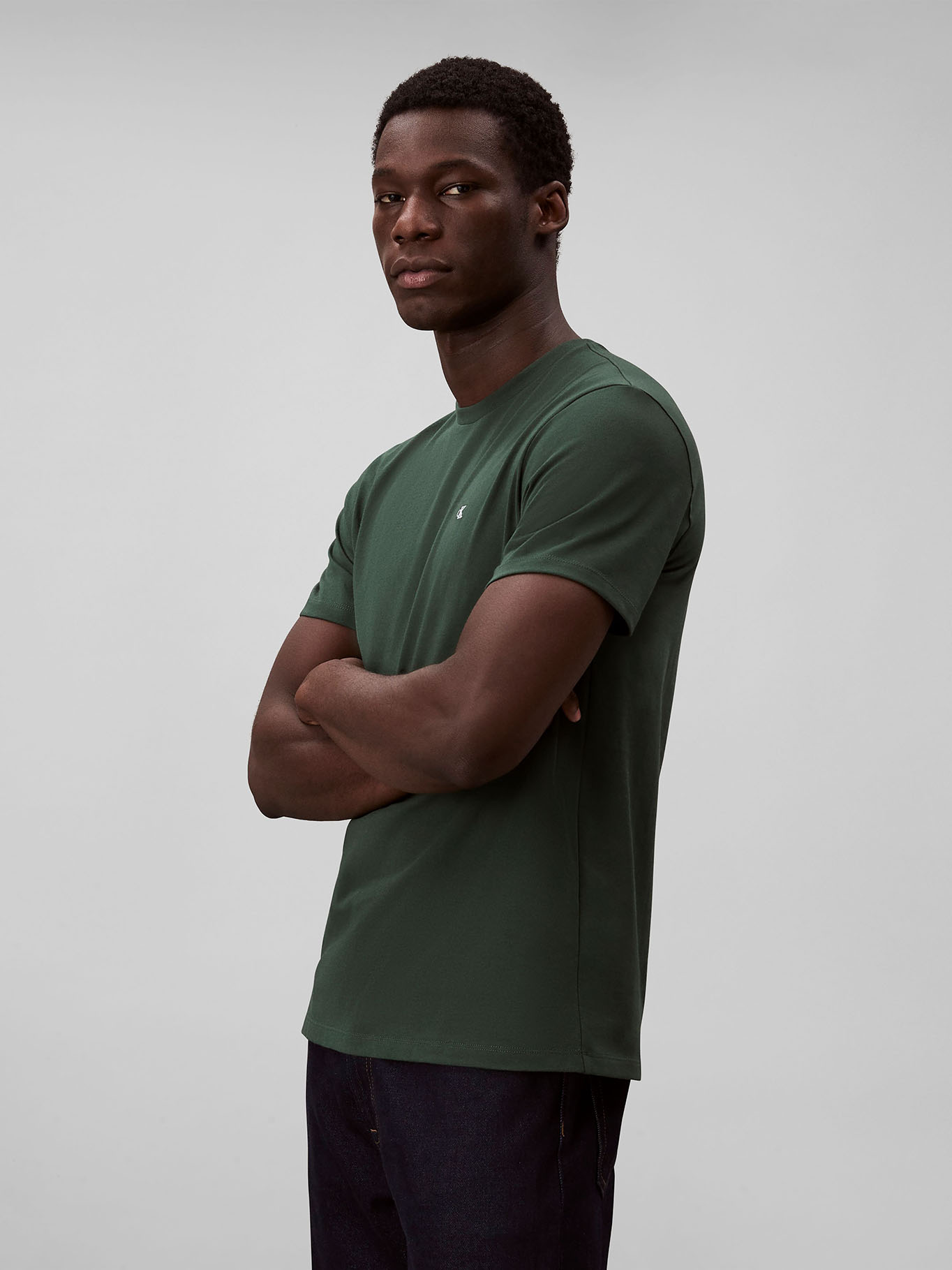 POLERA CLASICA CON MONOGRAMA - 4
