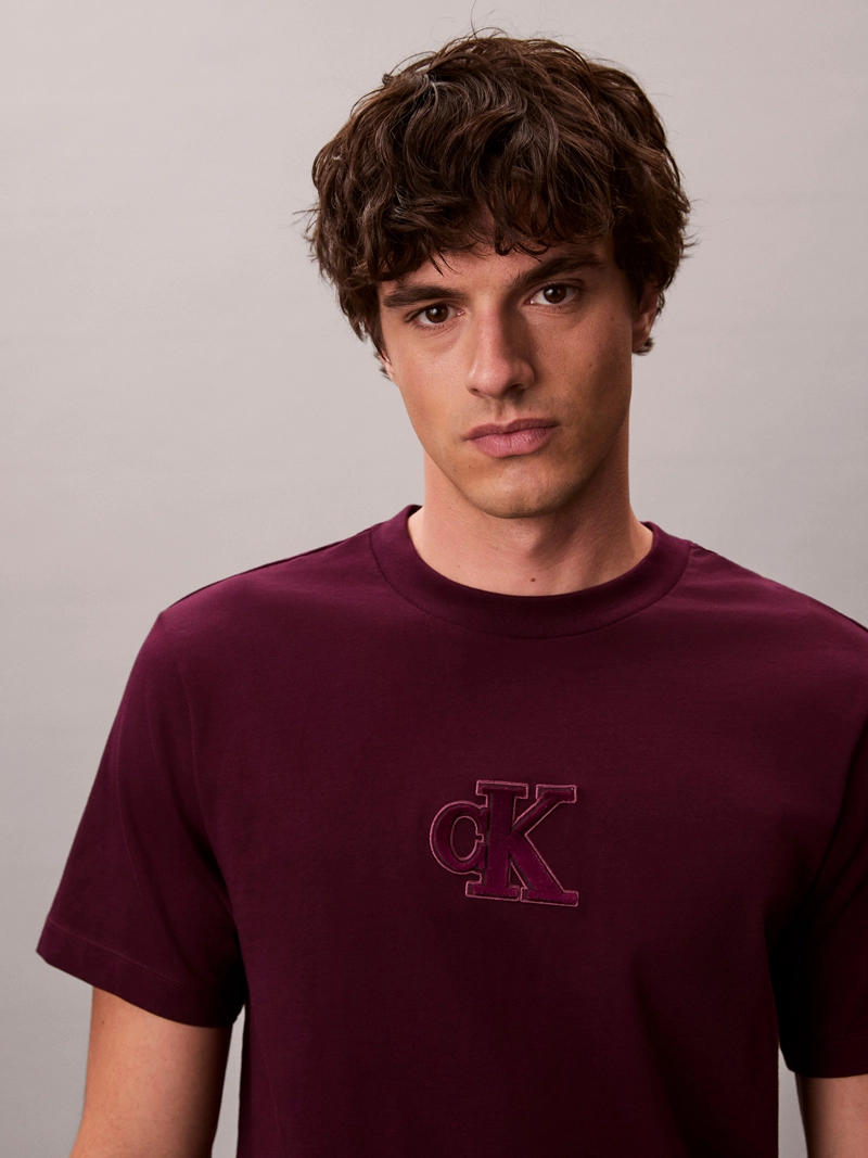 POLERA CON MONOGRAMA ESTAMPADO - 6