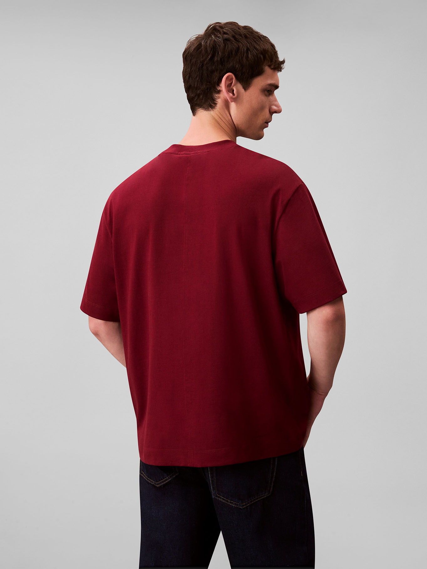 POLERA CON PARCHE DE EMBLEMA CK - 3