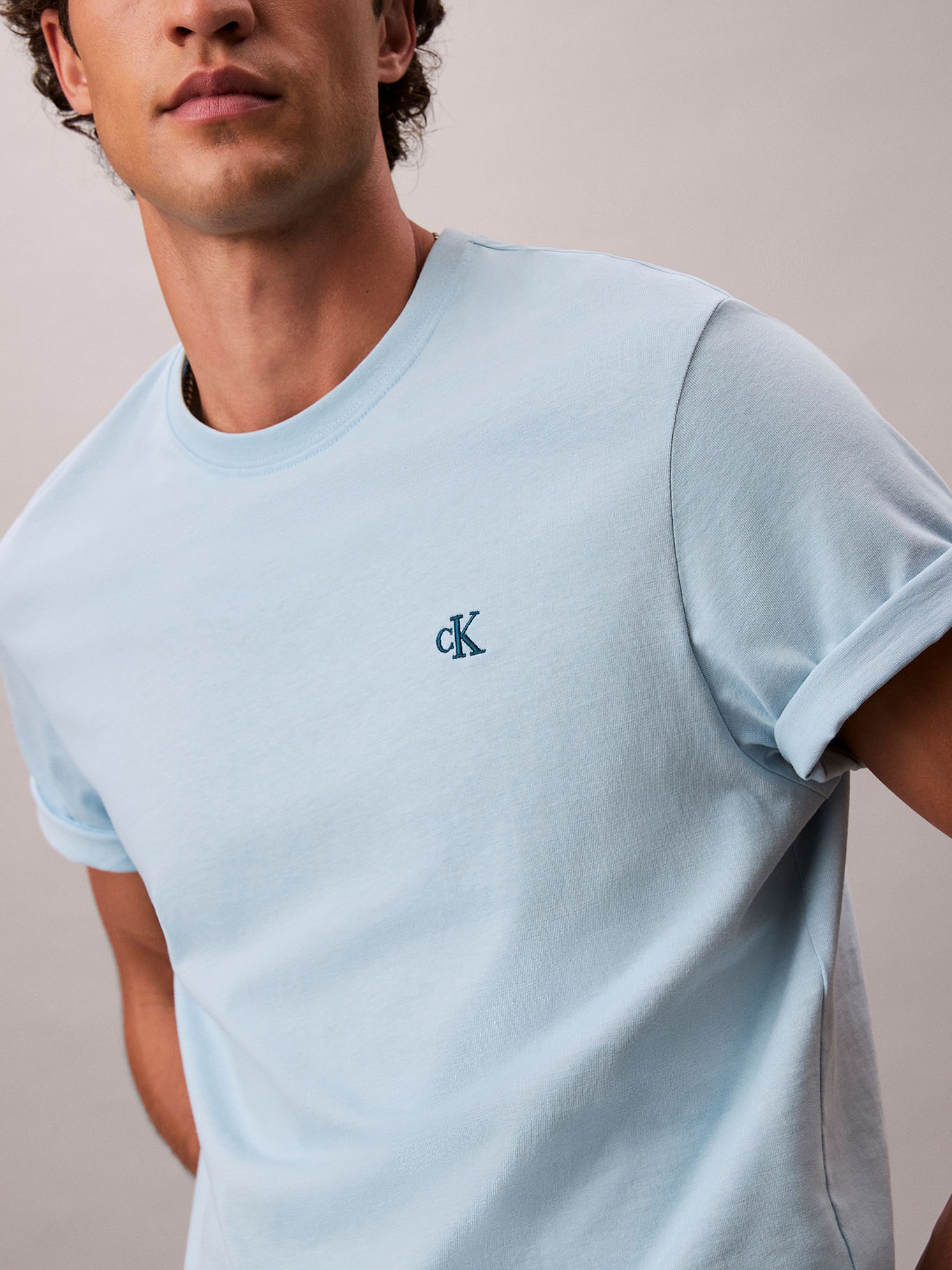 POLERA REGULAR CON MONOGRAMA BORDADO - 4