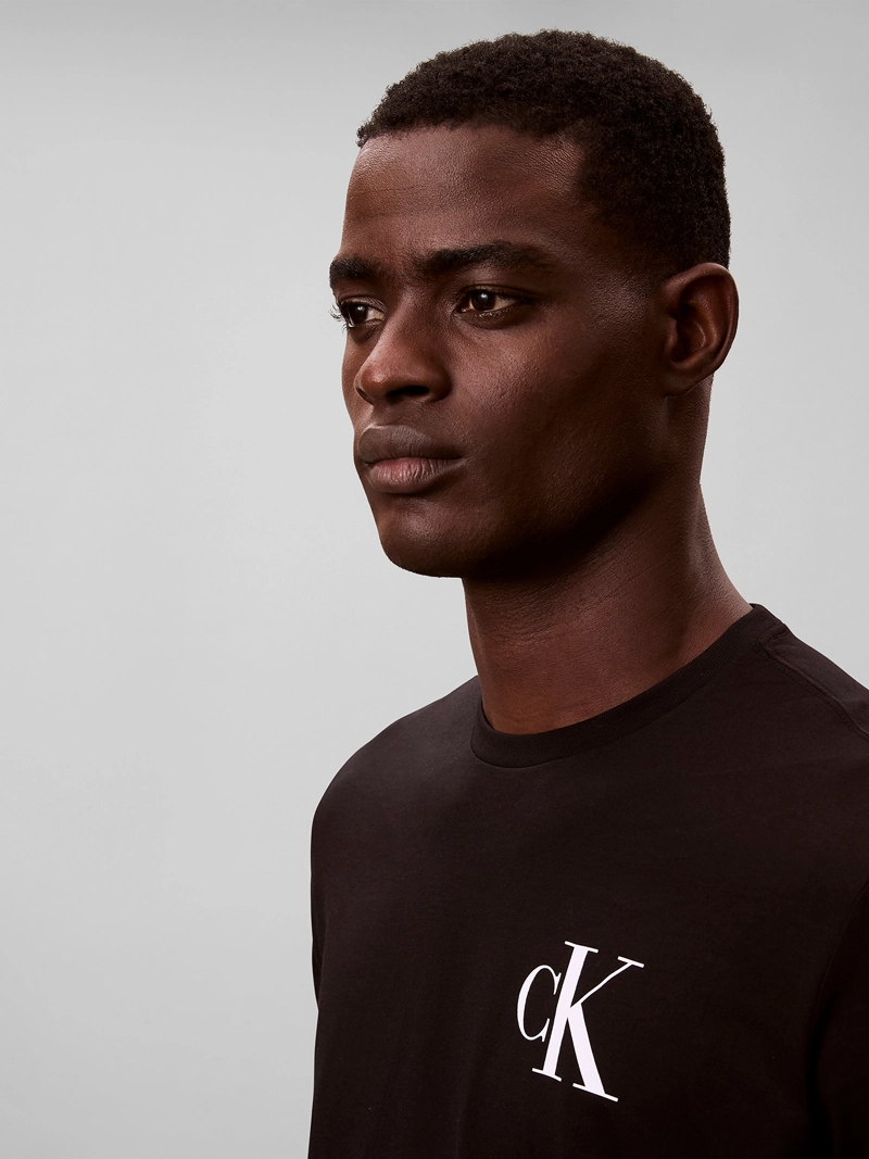 POLERA CON MONOGRAMA 30S - 5