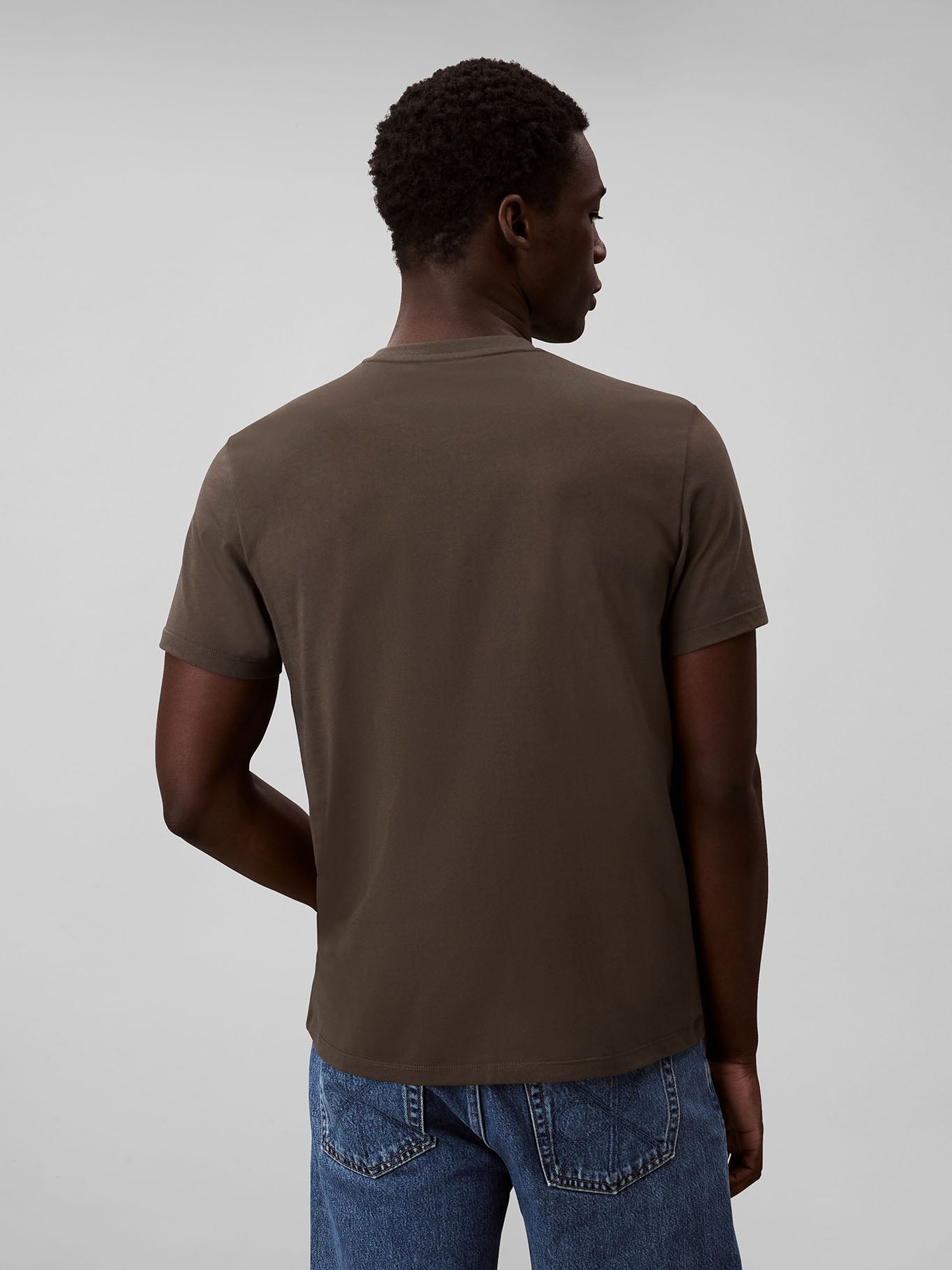 POLERA CLASICA CON MONOGRAMA - 3