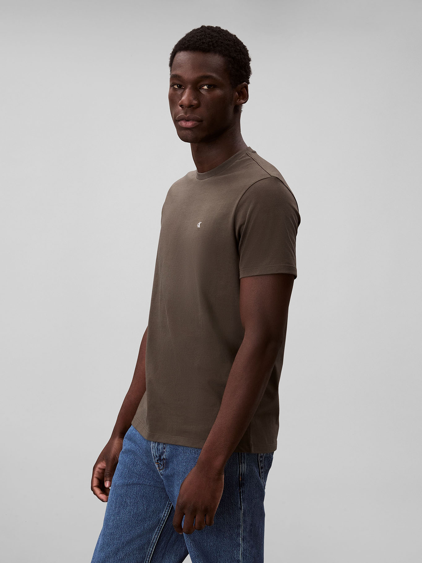 POLERA CLASICA CON MONOGRAMA - 4
