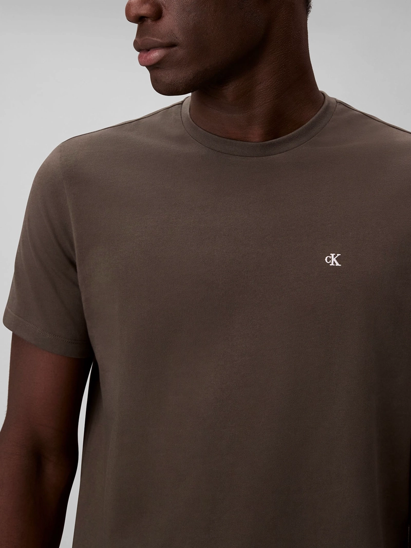 POLERA CLASICA CON MONOGRAMA - 5