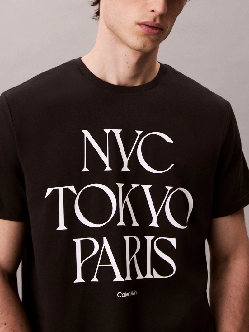 POLERA CON GRAFICO FLAGSHIP CITY - 5