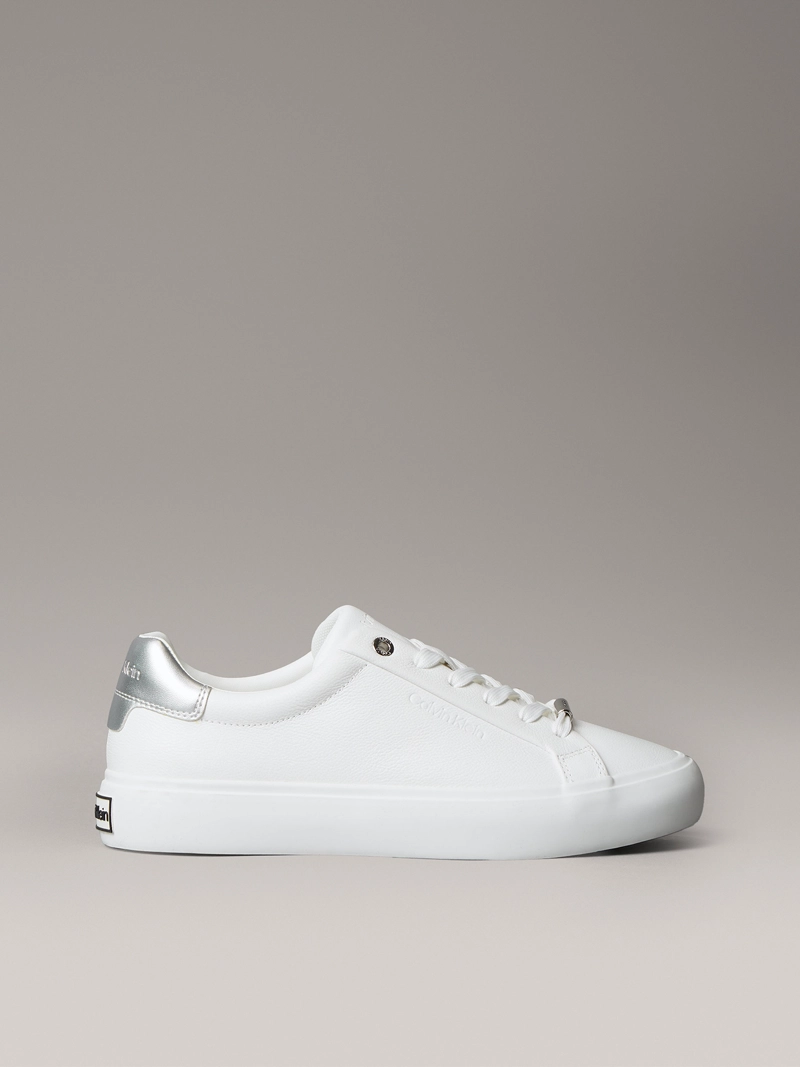 ZAPATILLAS EN CUERO CON DETALLES METALICOS - 5