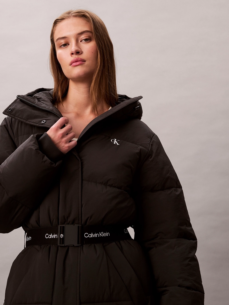 PARKA PUFFER LARGA CON GORRO Y CINTURON - 4
