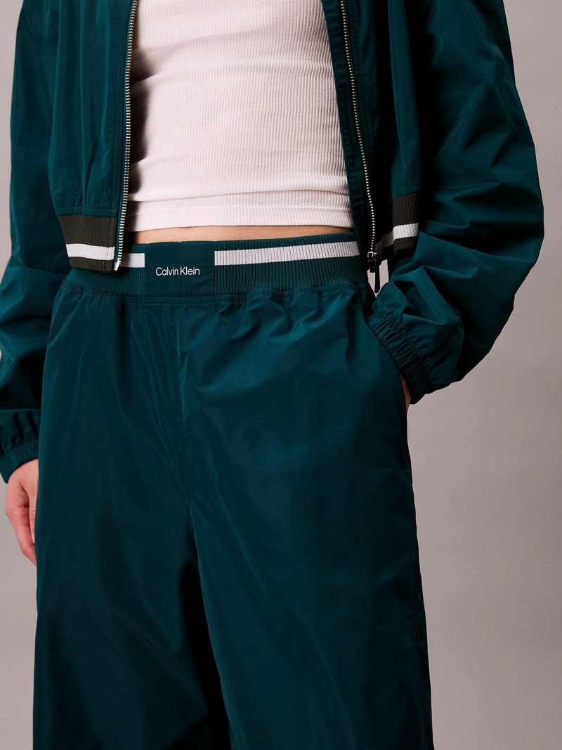 PANTALON DEPORTIVO DE TAFETAN CON CINTURA ELASTICA - 3