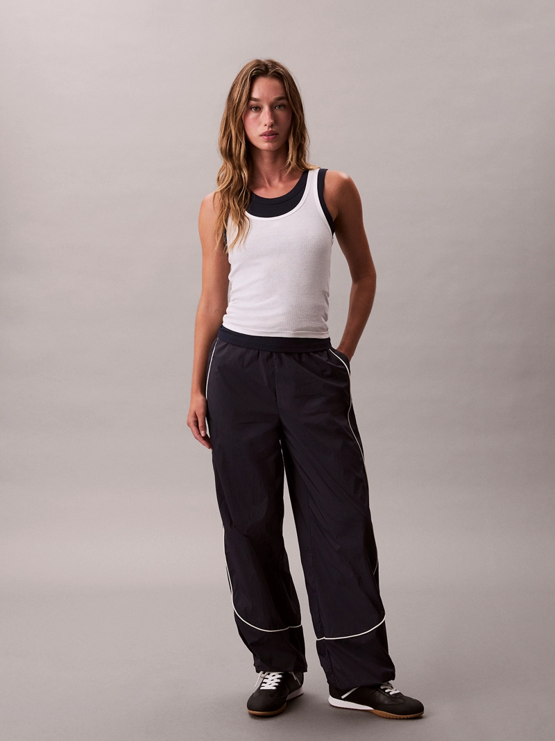 JOGGER TE CNICO CON TEXTURA ARRUGADA - 1