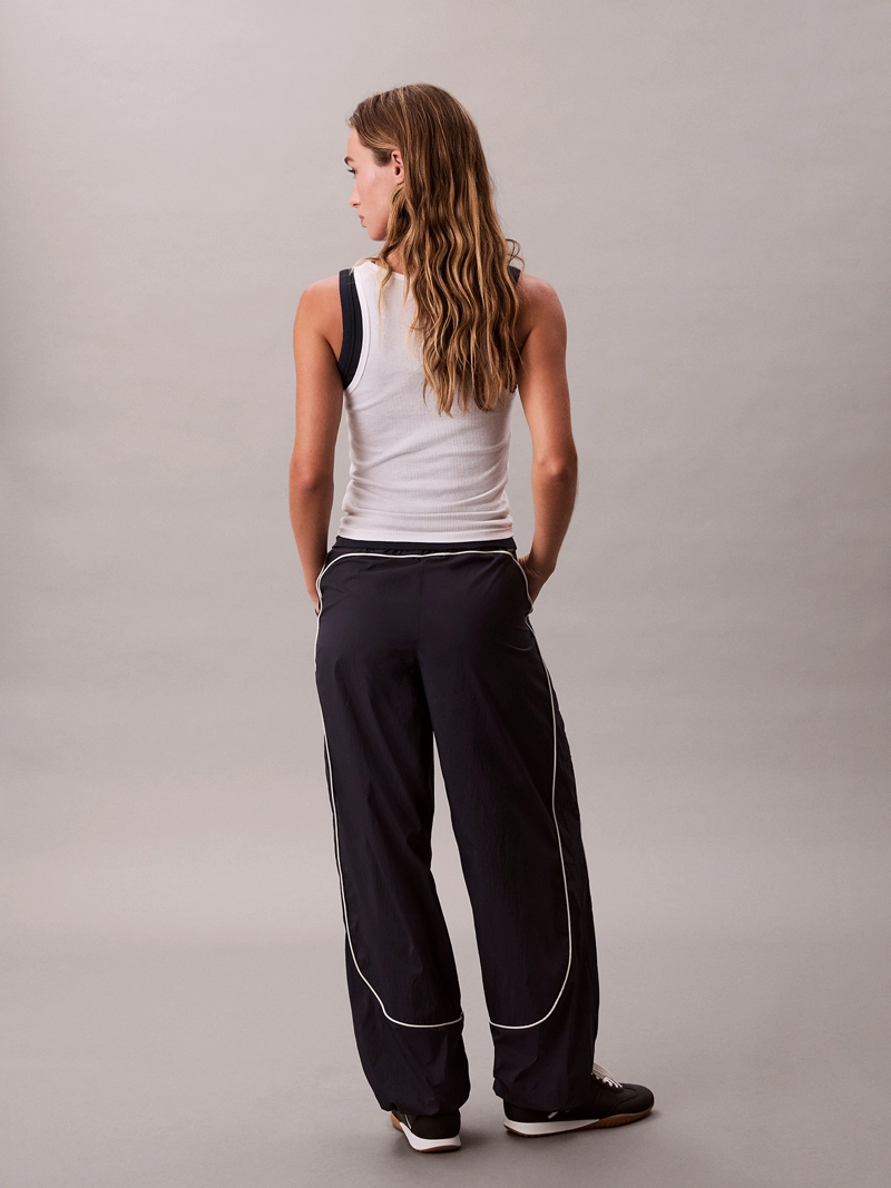 JOGGER TE CNICO CON TEXTURA ARRUGADA - 2