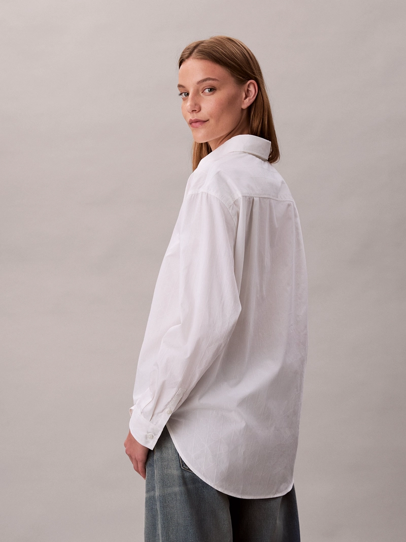 CAMISA CON LOGO ESTAMPADO INTEGRAL - 5