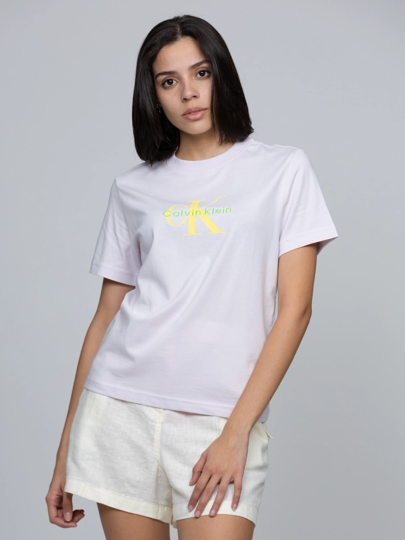 POLERA CLASICA CON MONOGRAMA ESTAMPADO - 1