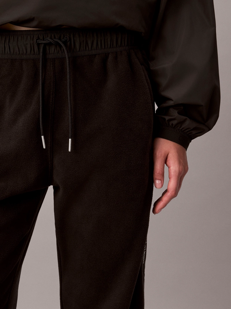 JOGGER DE TEJIDO POLAR COMBINADO - 3