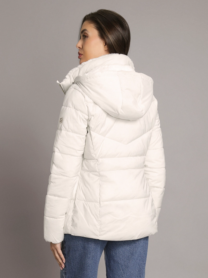 PARKA PUFFER CORTA CON GORRO - 4