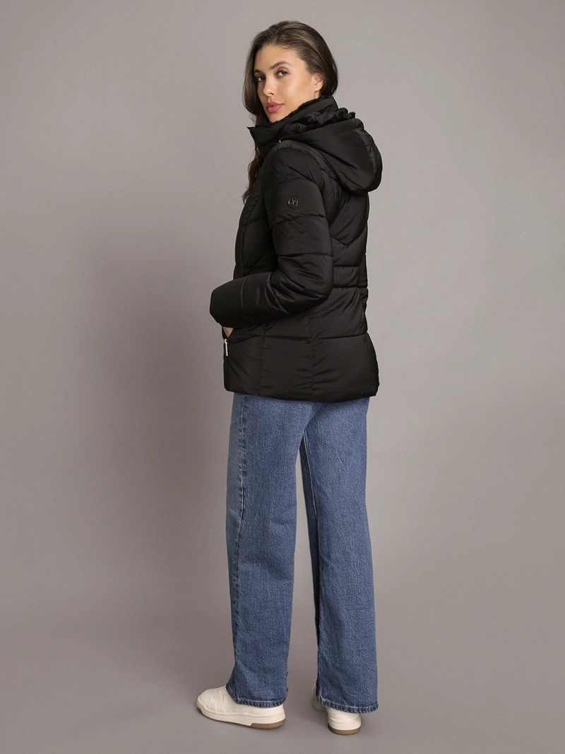 PARKA PUFFER CORTA CON GORRO - 3