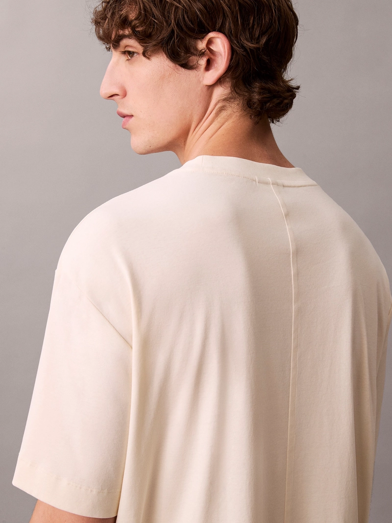 POLERA CON EMBLEMA GRANDE BORDADO - 5