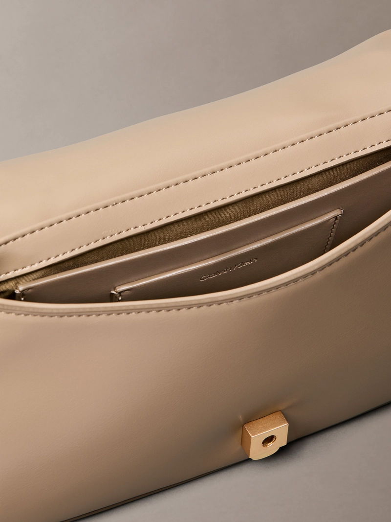 CARTERA ACOLCHADA DE MANO - 3