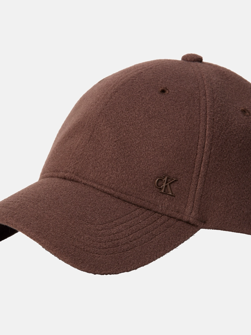JOCKEY CON HERRAJES Y LOGO - 3