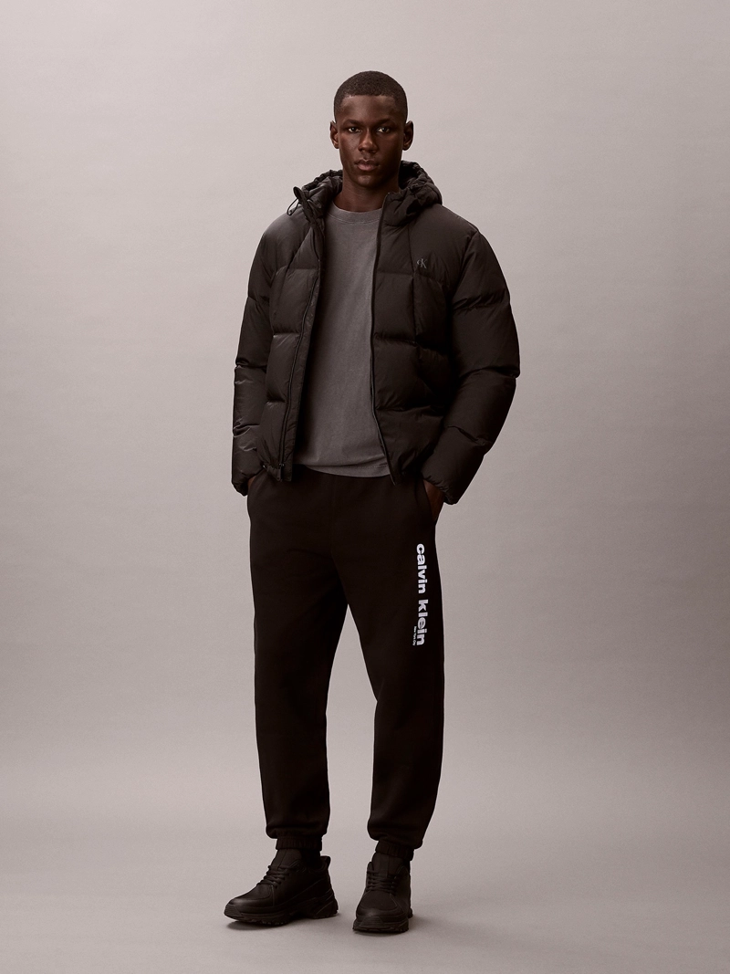JOGGER CON GRAFICO RETRO - 1