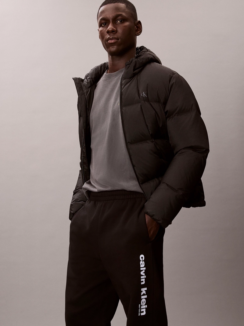 JOGGER CON GRAFICO RETRO - 2