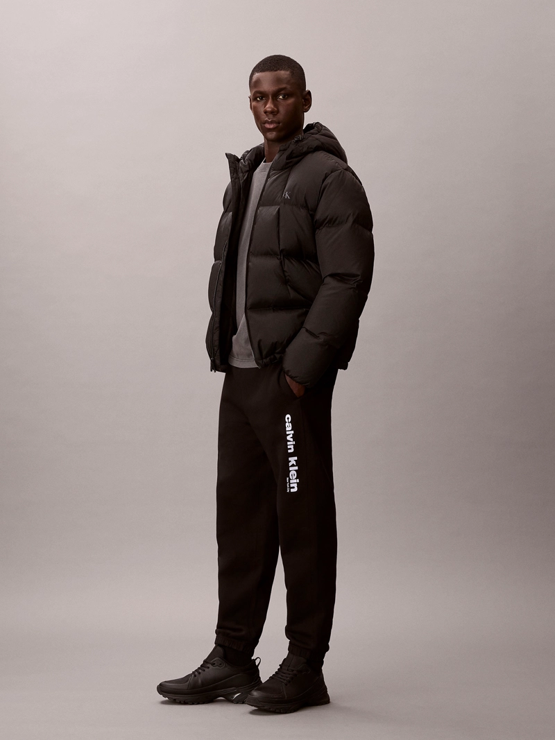JOGGER CON GRAFICO RETRO - 5