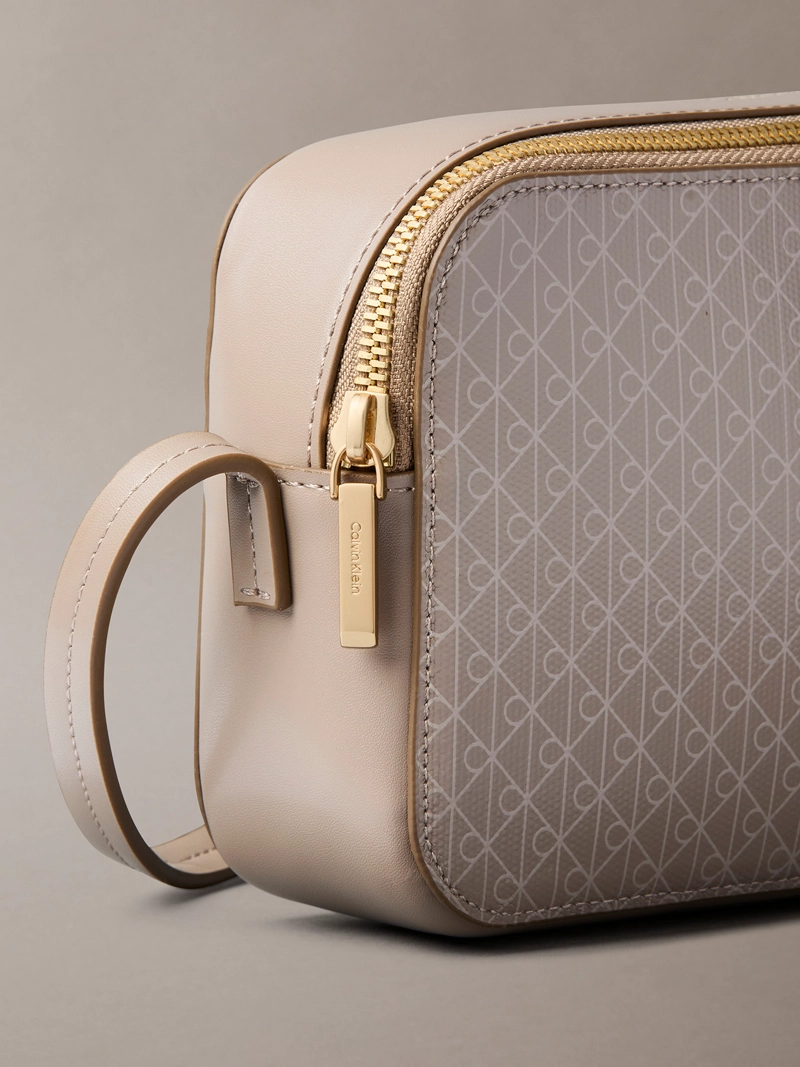 CARTERA CRUZADA CON ESTAMPADO DE MONOGRAMA - 4
