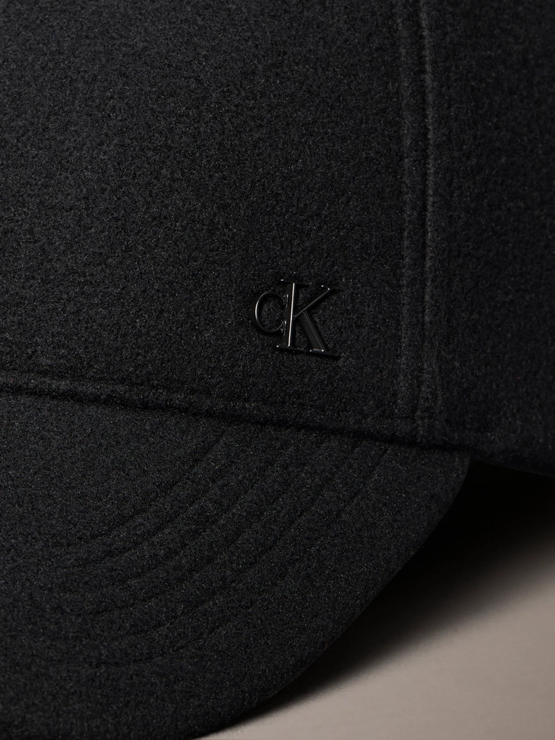 JOCKEY CON HERRAJES Y LOGO - 3