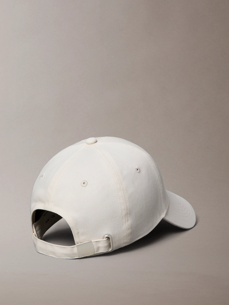 JOCKEY CON BORDADO DE MONOGRAMA - 2