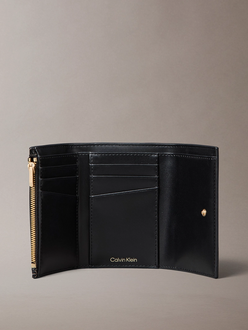 BILLETERA TRIFOLD CON ESTAMPADO EMBLEM INTEGRAL - 3