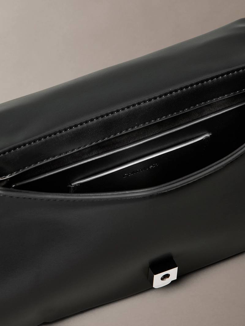 CARTERA ACOLCHADA DE MANO - 3