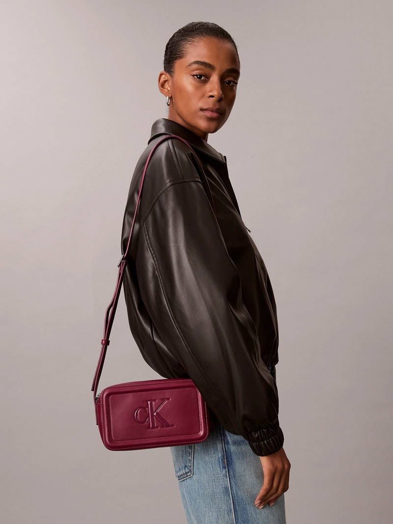 CARTERA CRUZADA CON LOGO MONOGRAMA GRABADO - 5