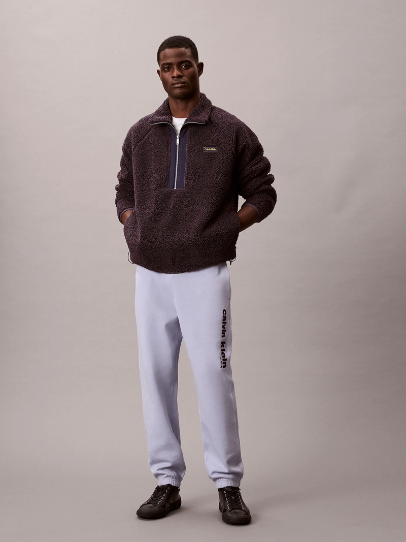 JOGGER CON GRAFICO RETRO - 1