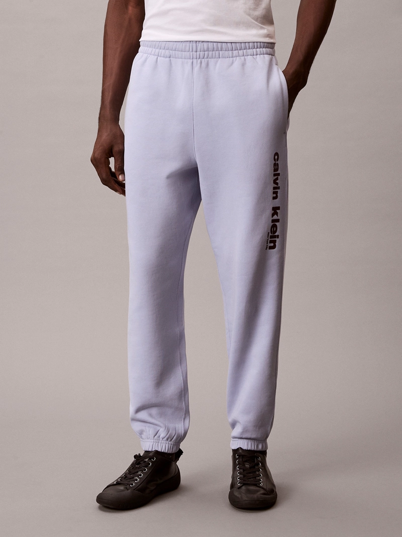 JOGGER CON GRAFICO RETRO - 2