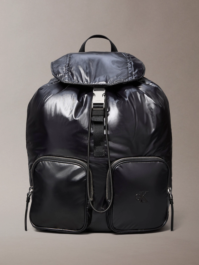 MOCHILA DE NAILON CON SOLAPA - 1