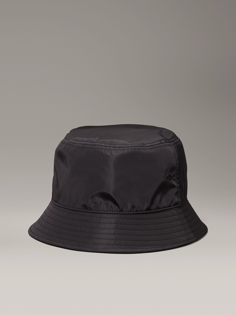 GORRO BUCKET CON PARCHE DE MONOLOGO - 2