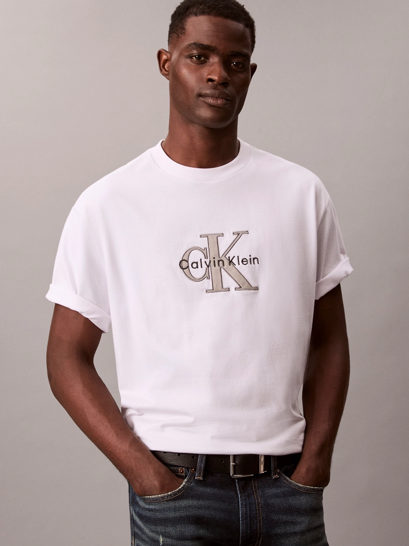 POLERA CON GRAFICO DE MONOLOGO - 4