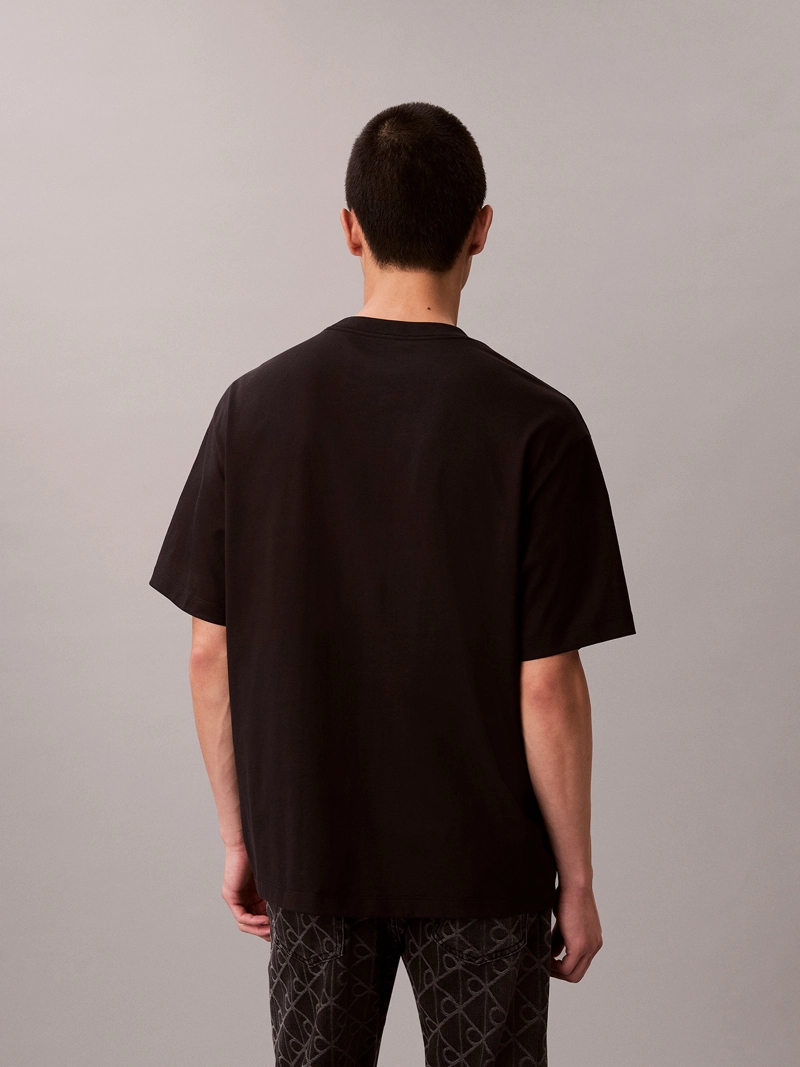 POLERA CON GRAFICO DE MONOLOGO - 3