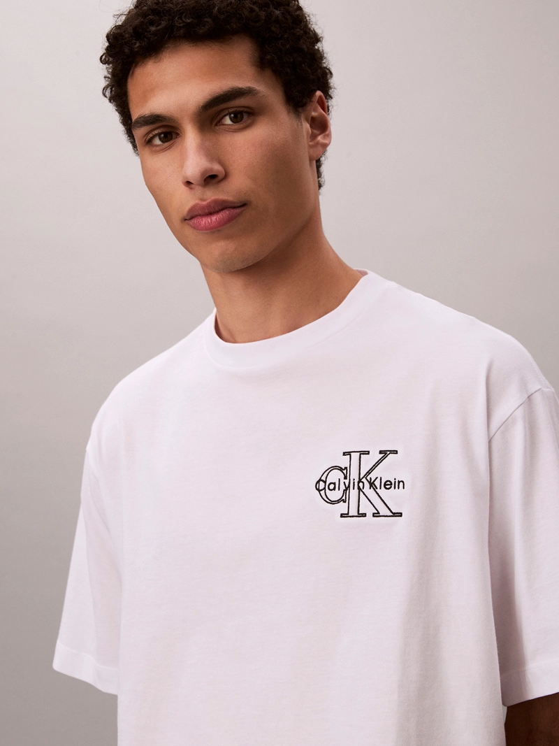 POLERA CON MONOLOGO BORDADO - 4