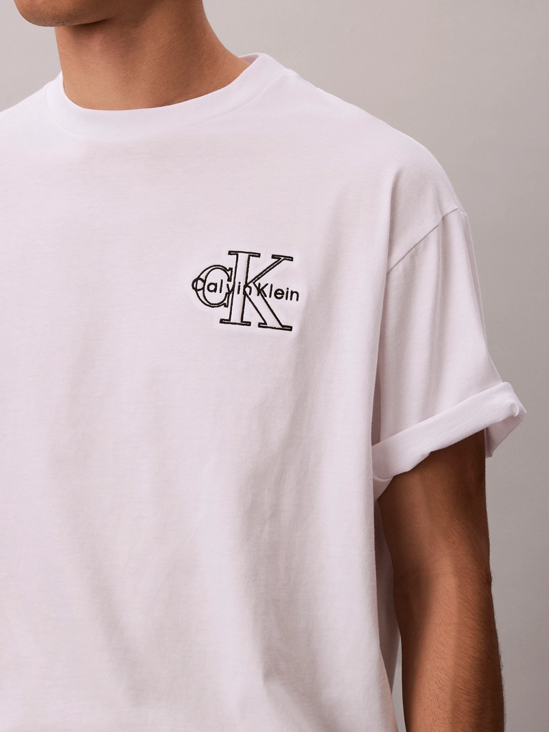 POLERA CON MONOLOGO BORDADO - 5
