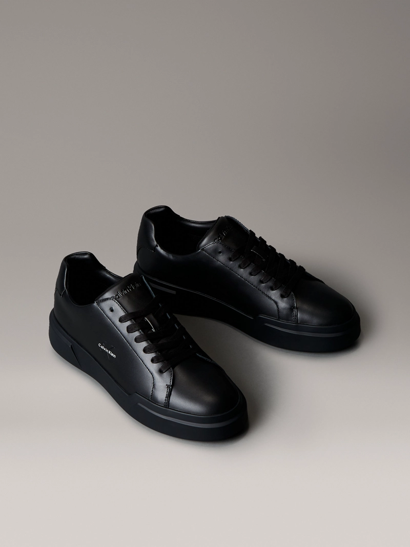 ZAPATILLAS DE CUERO CON LOGO DISTINTIVO - 1